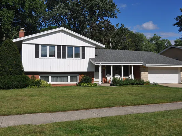 615 N Broadway Ave, Park Ridge, IL 60068