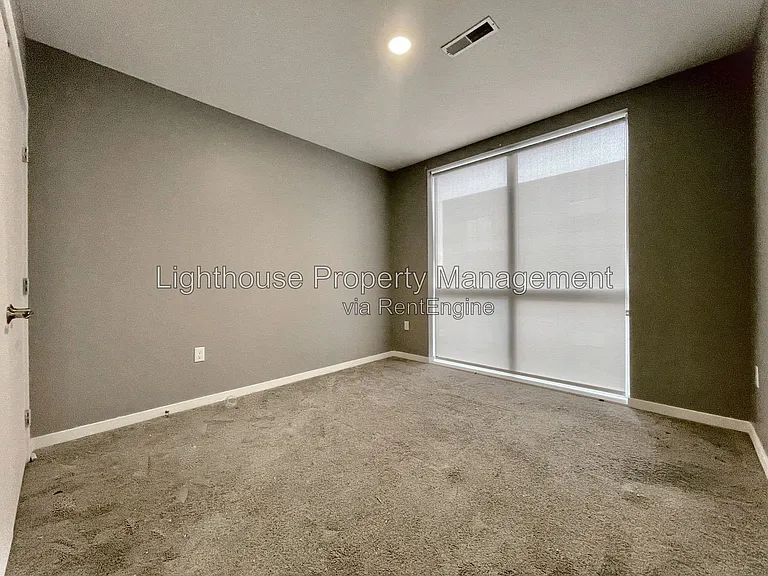 555 Michigan St NE #202 — Photo 7