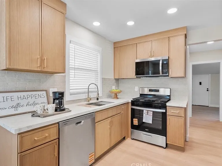 5572 San Bernardino St — Photo 4
