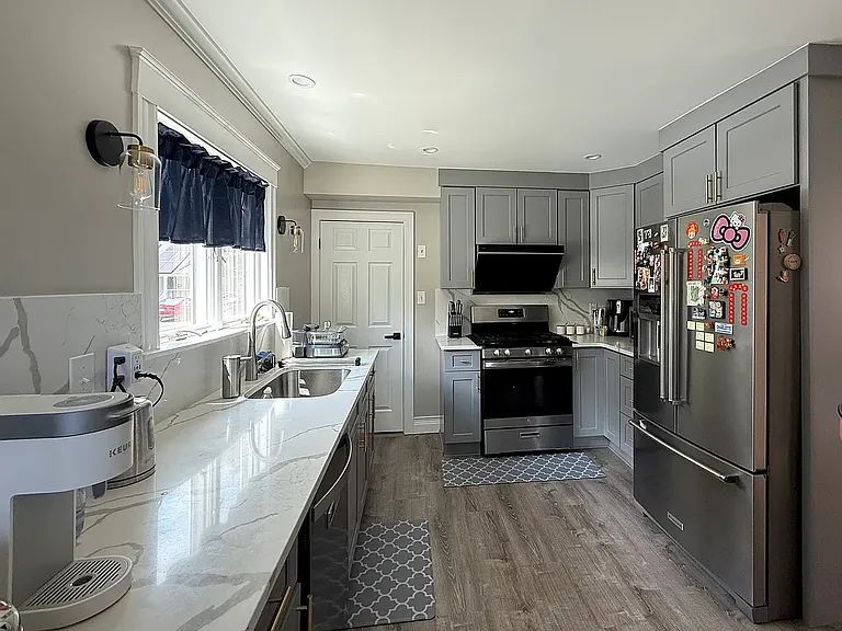 31 Bartlett St — Photo 7