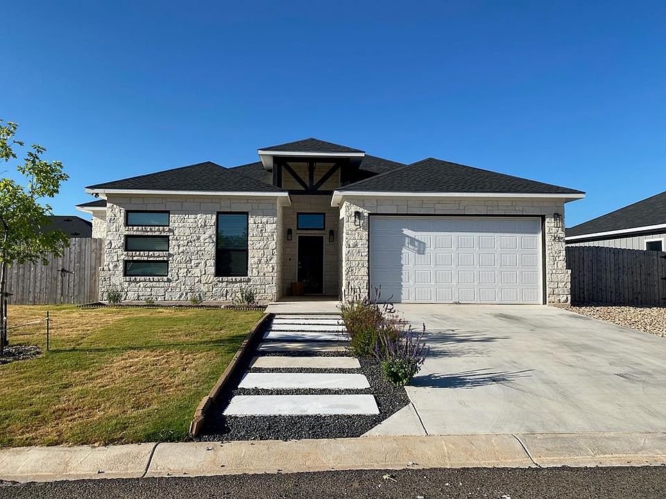 1st image of 715 Shumard Ln