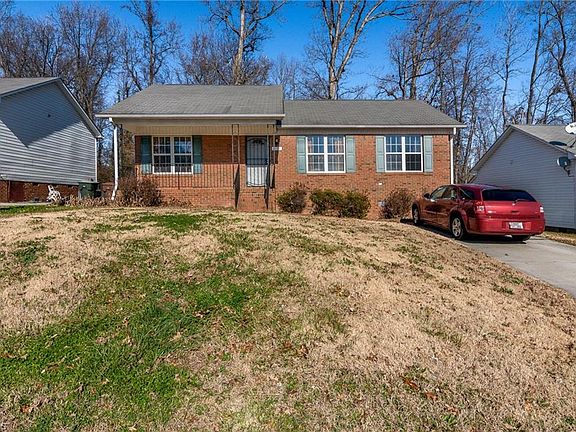2nd image of 2119 Fairbrother St
