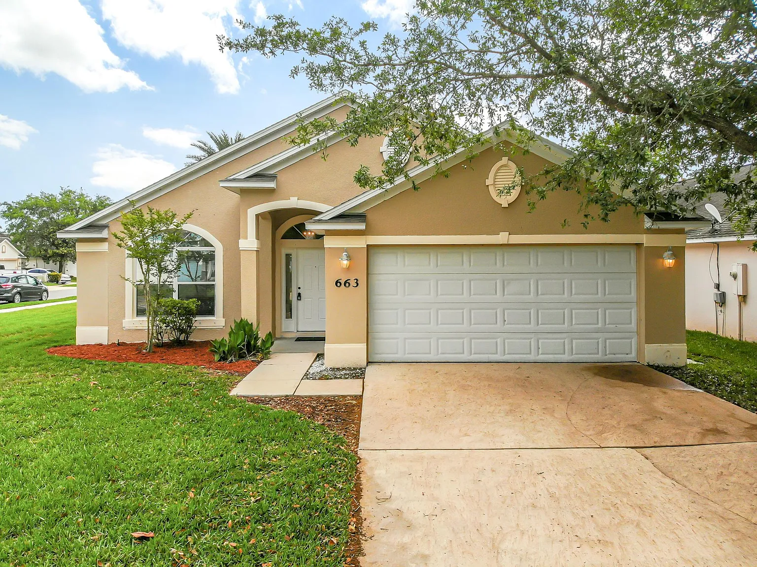 663 Coral Trace Blvd — Photo 2