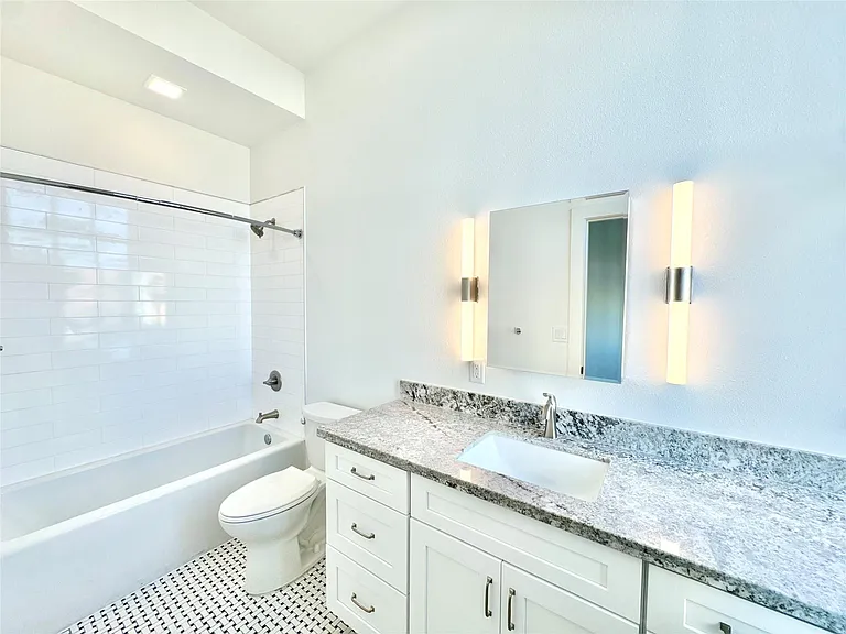 2102 Mechanic St #205 — Photo 10