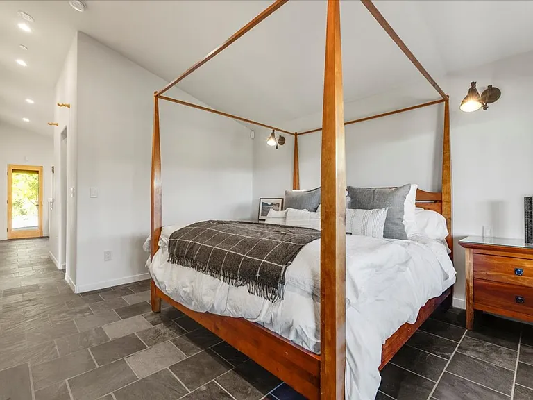 38 Asoleado Dr — Photo 15