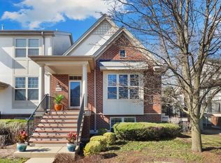 2483 Waterbury Ln, Buffalo Grove, IL 60089