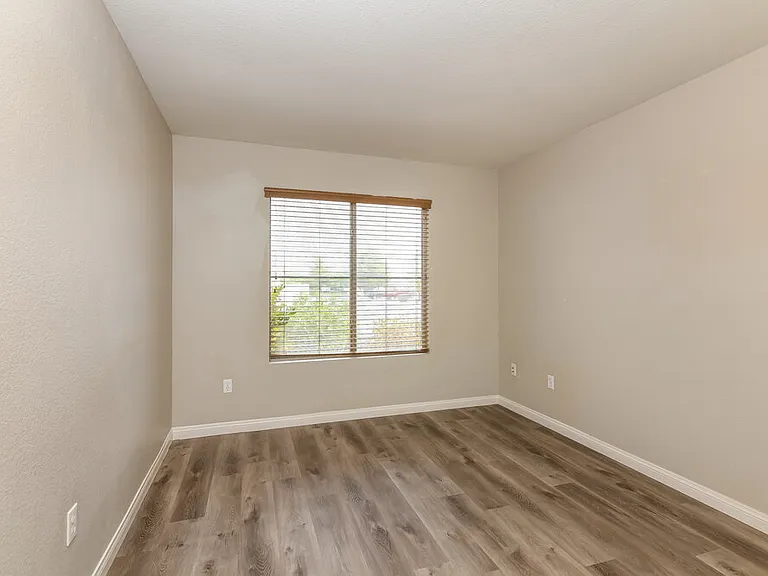 1113 Nordyke Ave — Photo 12