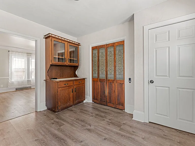 1236 Jackson St — Photo 9