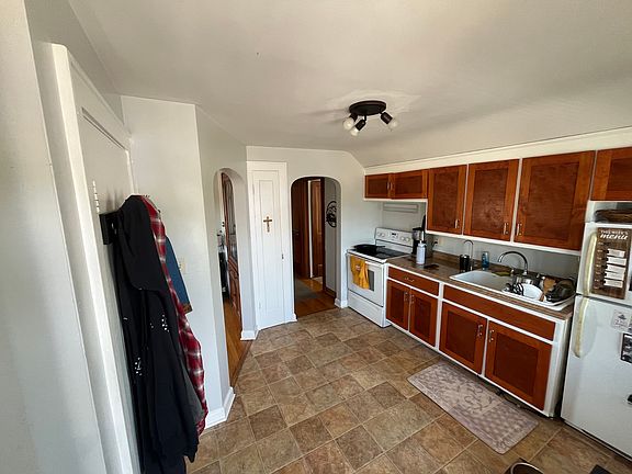 3rd image of 3874 E Munkwitz Ave