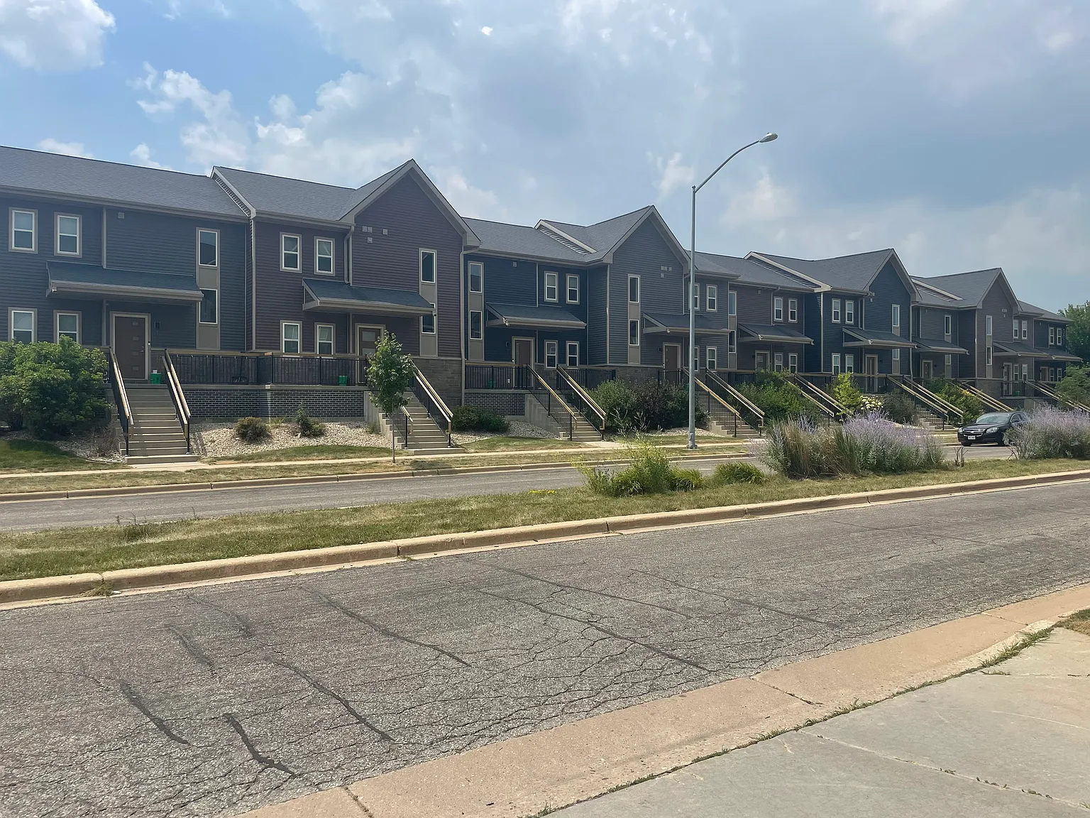 2 bed, 2.5 bath, 1600 sqft, $2,525 — Photo 1