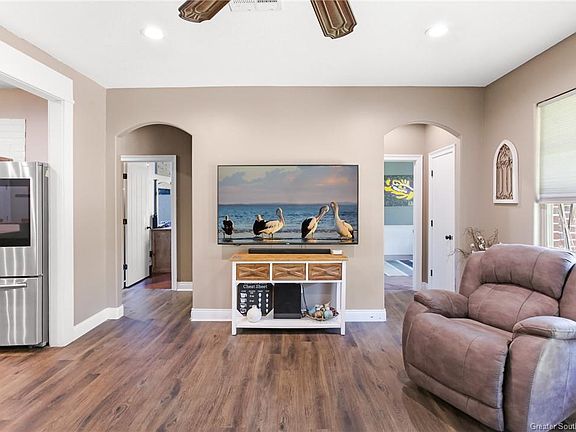4th image of 612 Primewood Dr