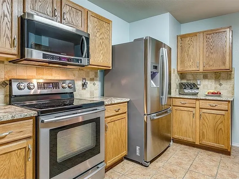 2821 Briargrove Ln — Photo 16