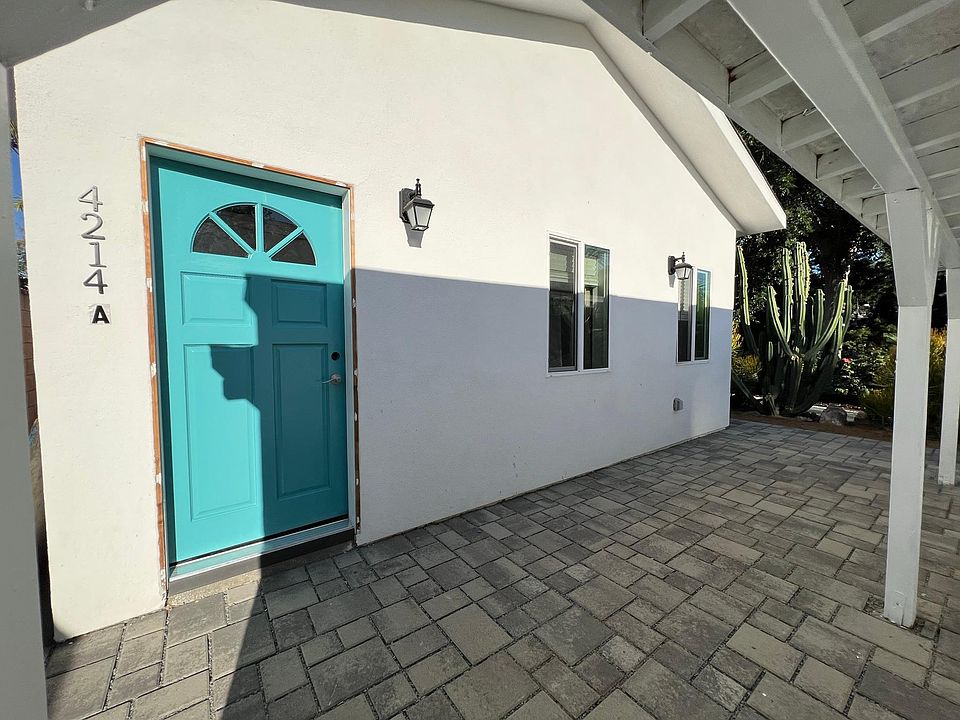 front entrance and front patio