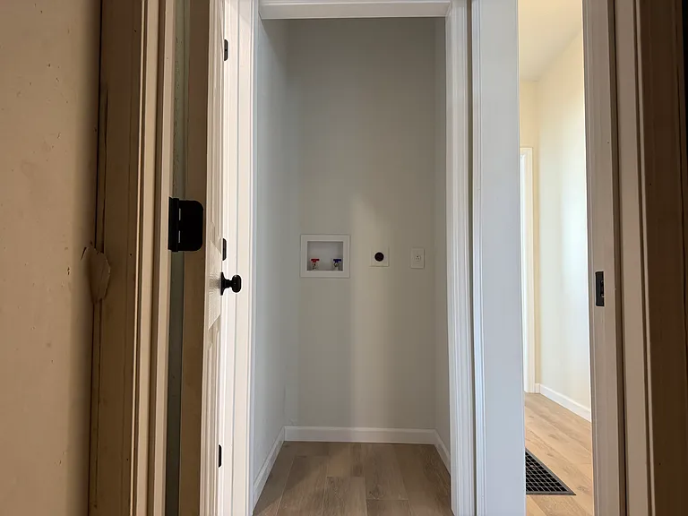211 Frisco St — Photo 17