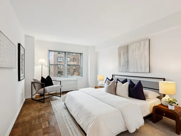 175 West 13th Street 7E image 3 of 6