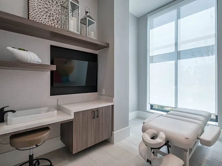 Altis Grand Suncoast Apartments — Photo 21