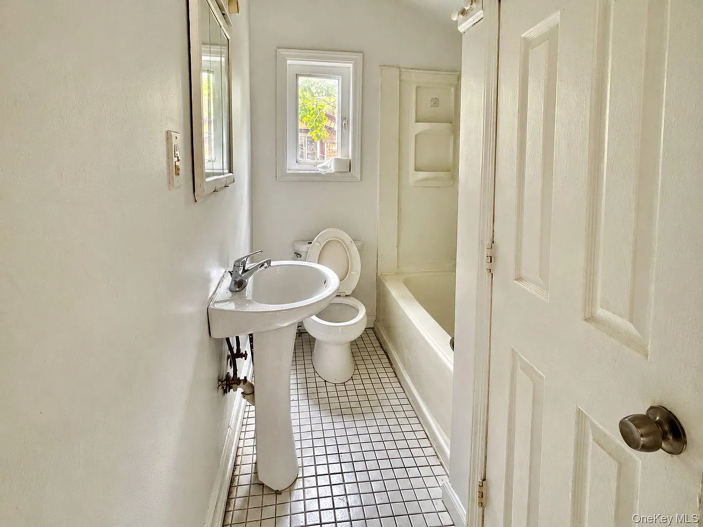 4 bed, 2.0 bath, 1644 sqft, $3,300 — Photo 3