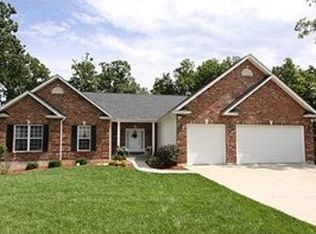 24 Lacey Oak Ct, Troy, MO 63379