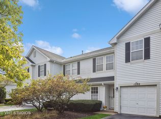 1292 Whispering Hills Dr, Naperville, IL 60540