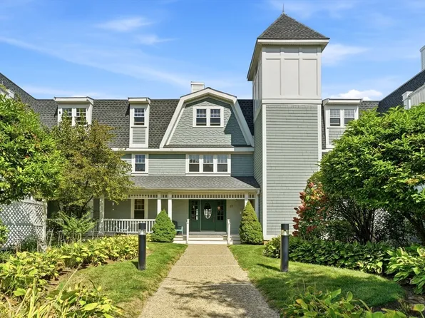 37 Hastings St APT 103, West Roxbury, MA 02132