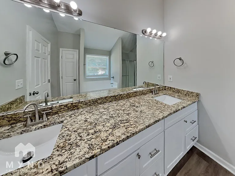 2250 Village Green Dr — Photo 14