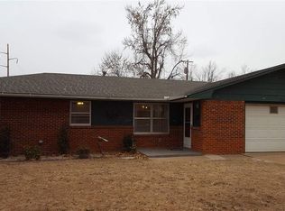 1924 Pontiac Dr, Enid, OK 73703