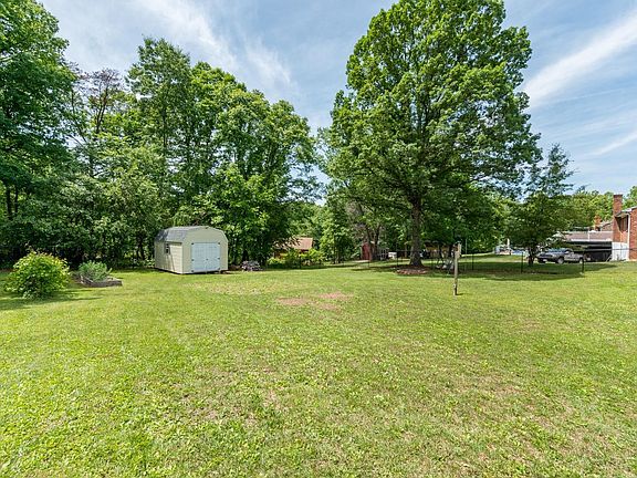2nd image of 251 Arrowhead Dr