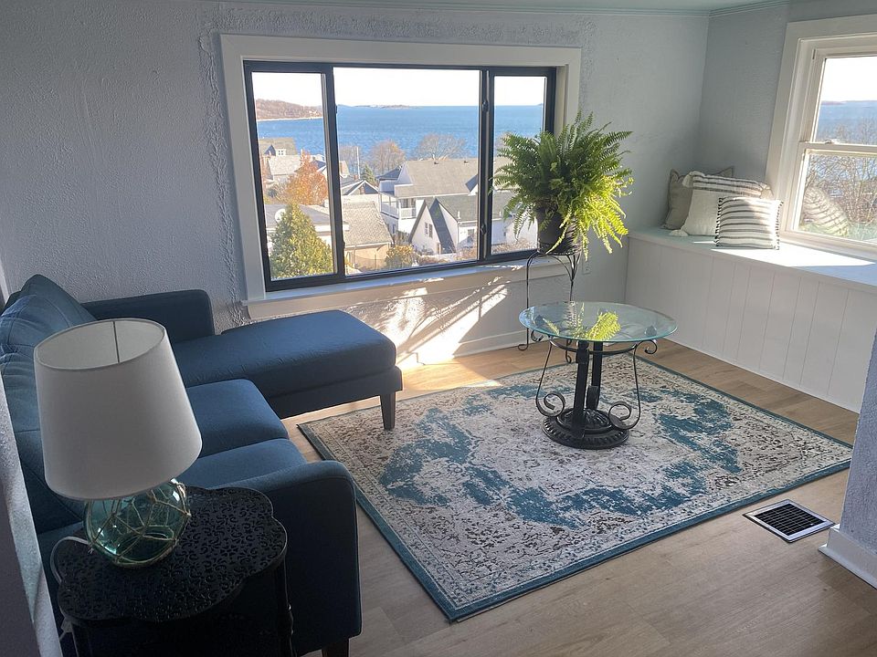 sunroom/living space