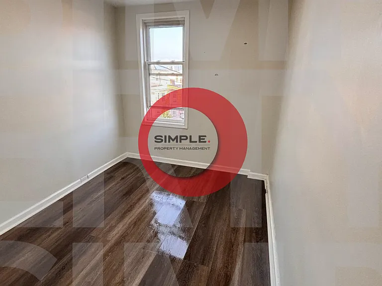 1146 Locust St — Photo 9