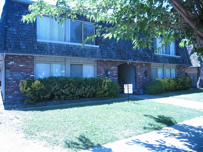 6375 N Alturas Ave #4 — Photo 1