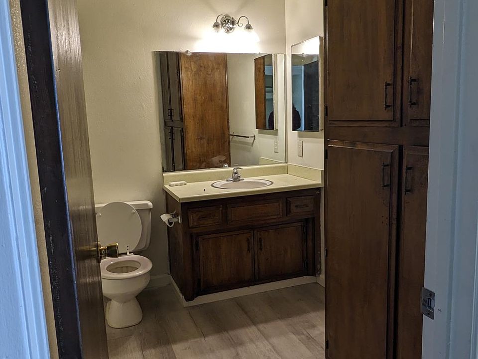 1 Bathroom