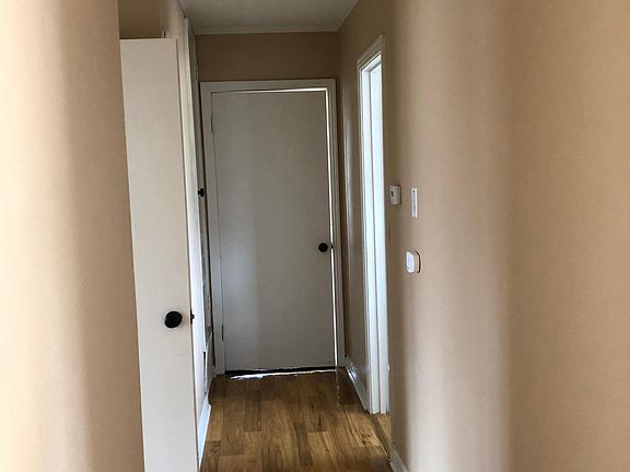 3rd image of 807 Carlisle Dr