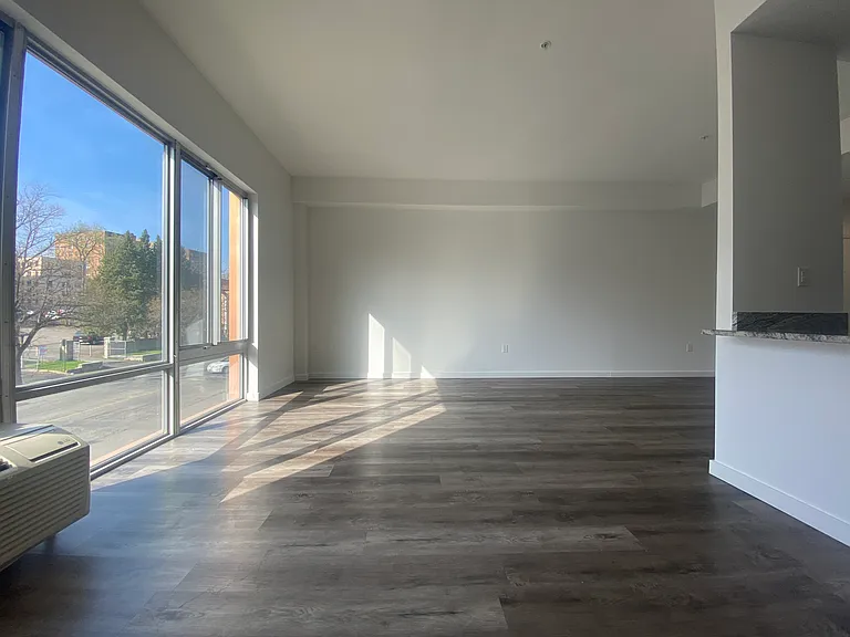 100 Evergreen Pl #1B — Photo 7