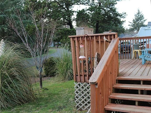 5th image of 137 Spruce Loop SW