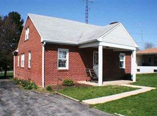 13 Mount Rock Rd, Newville, PA 17241