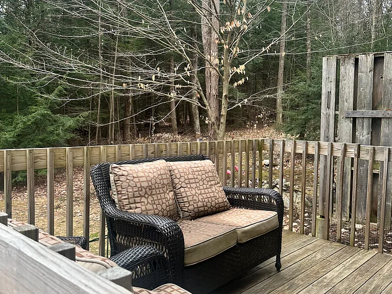 19 Edgewood Ln — Photo 9