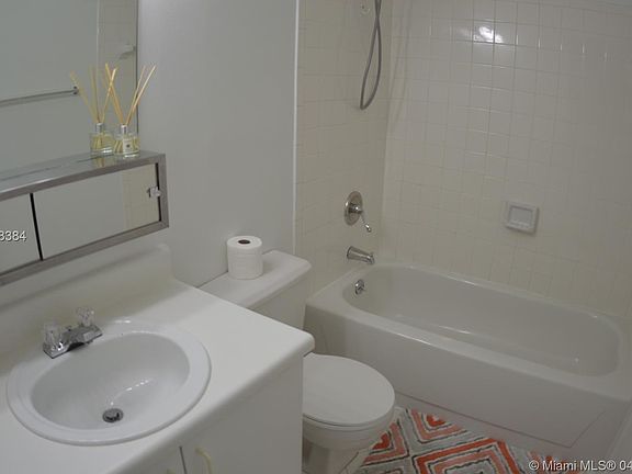 4th image of 15665 SW 74th Circle Dr APT 4