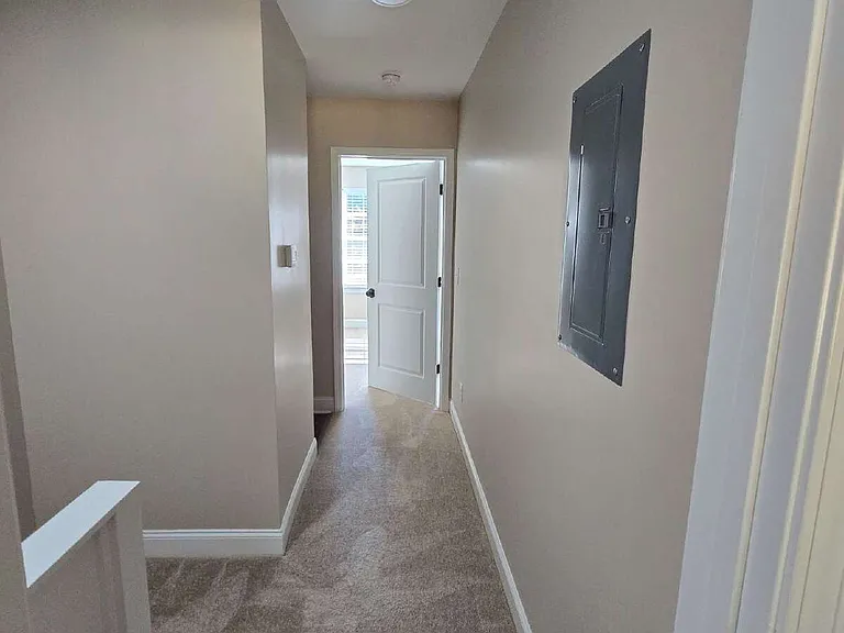 402 Giles St #B — Photo 74