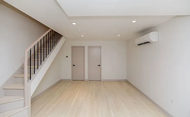 Rented by Voro New York | media 48