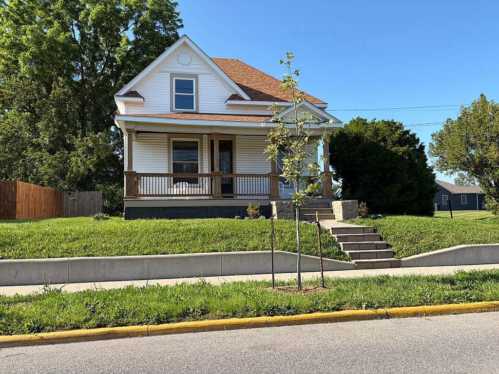 2120 South St - Property Image