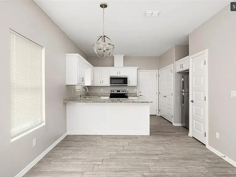 2104 Davenport St #4 — Photo 3