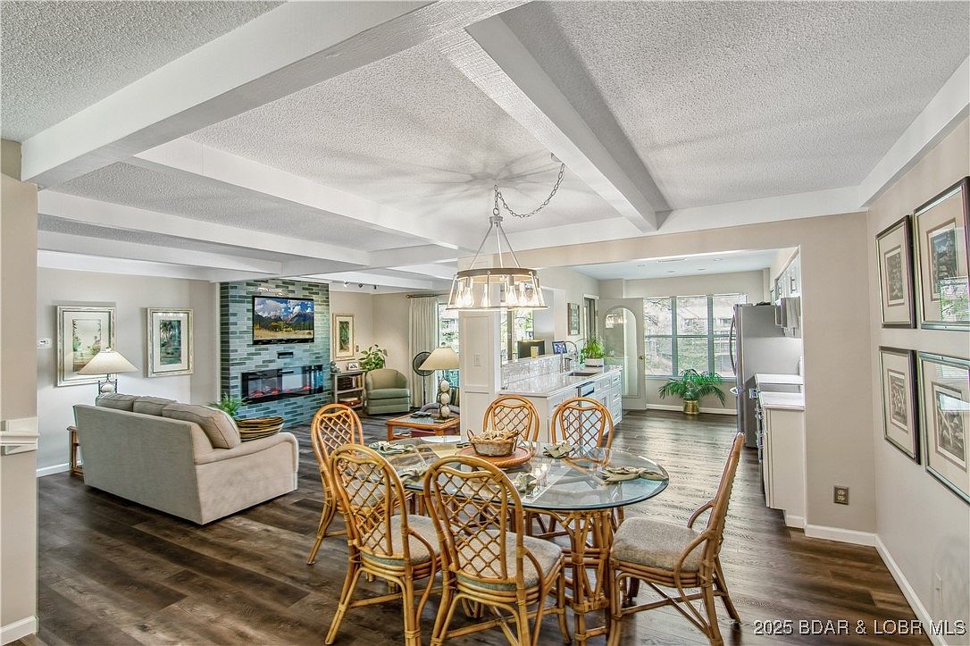 320 Waters Edge Dr #2A