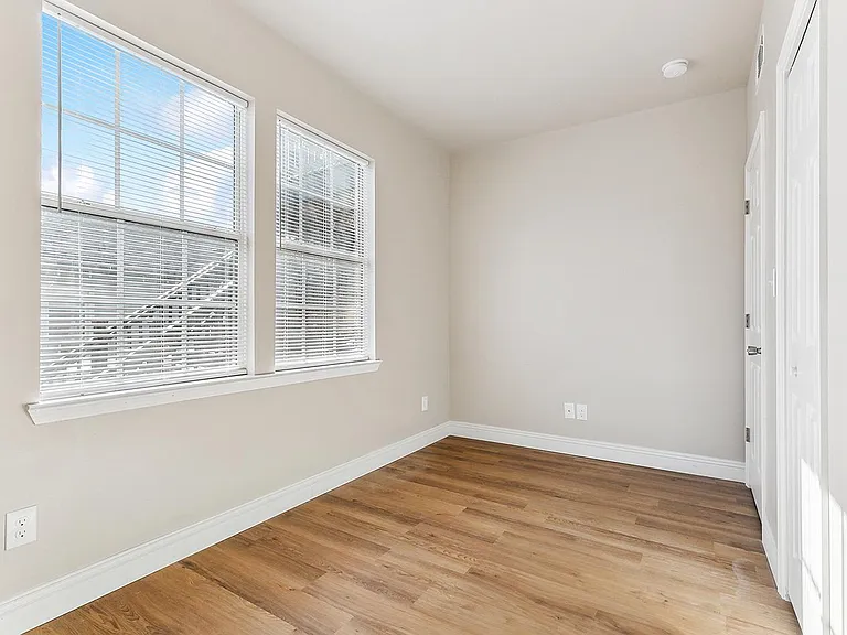 2526 Aubry St #B — Photo 6