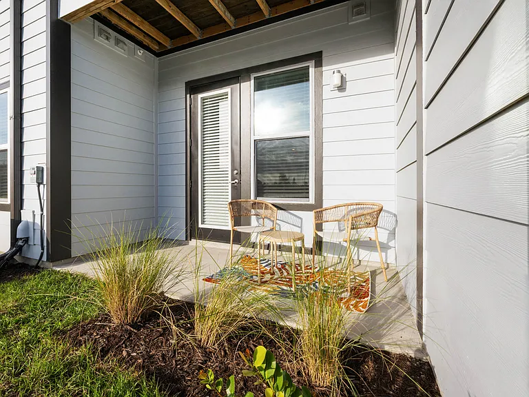 Novo Gateway Apartments and Townhomes — Photo 44