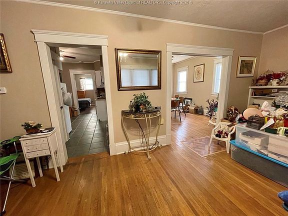 4th image of 2431 1/2 Washington St W
