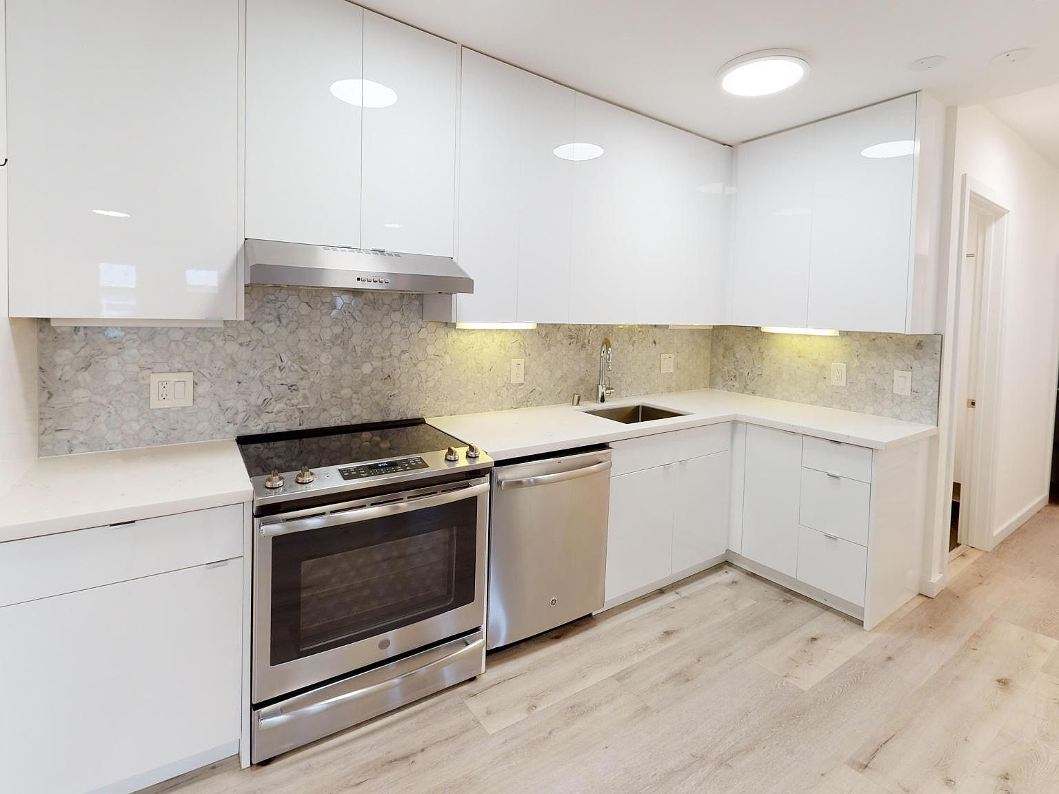 275 Grattan St #10, San Francisco, CA 94117 | Zillow