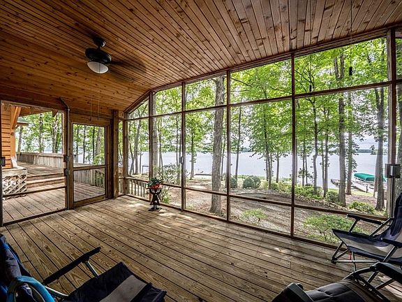 5th image of 131C Long Shoals Dr