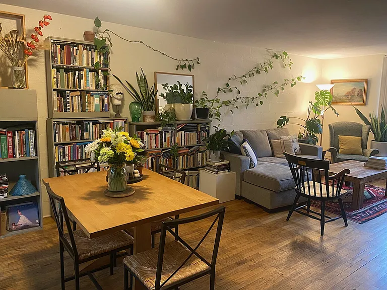 212 Giles St #2 — Photo 6