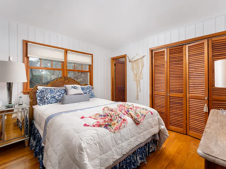 529 Peconic Bay Blvd — Photo 19