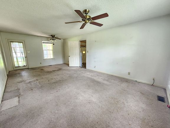 2nd image of 1837 Bourne Cir